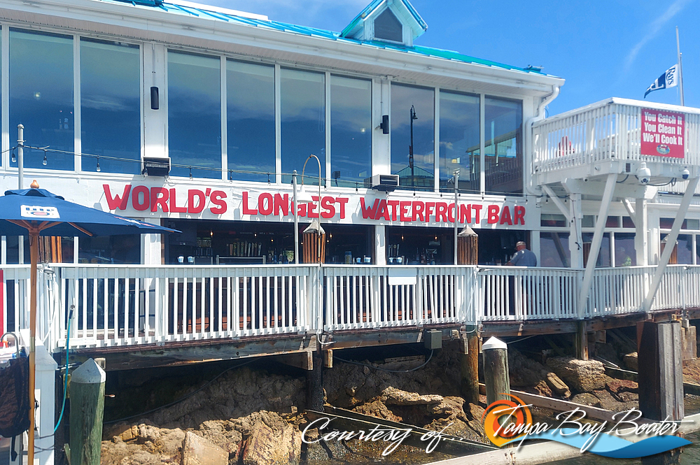 Crabby's On The Pass